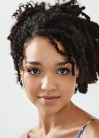 Aisha Dee голая