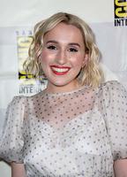 Harley Quinn Smith голая