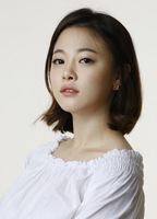 Min Ji-hyeon голая