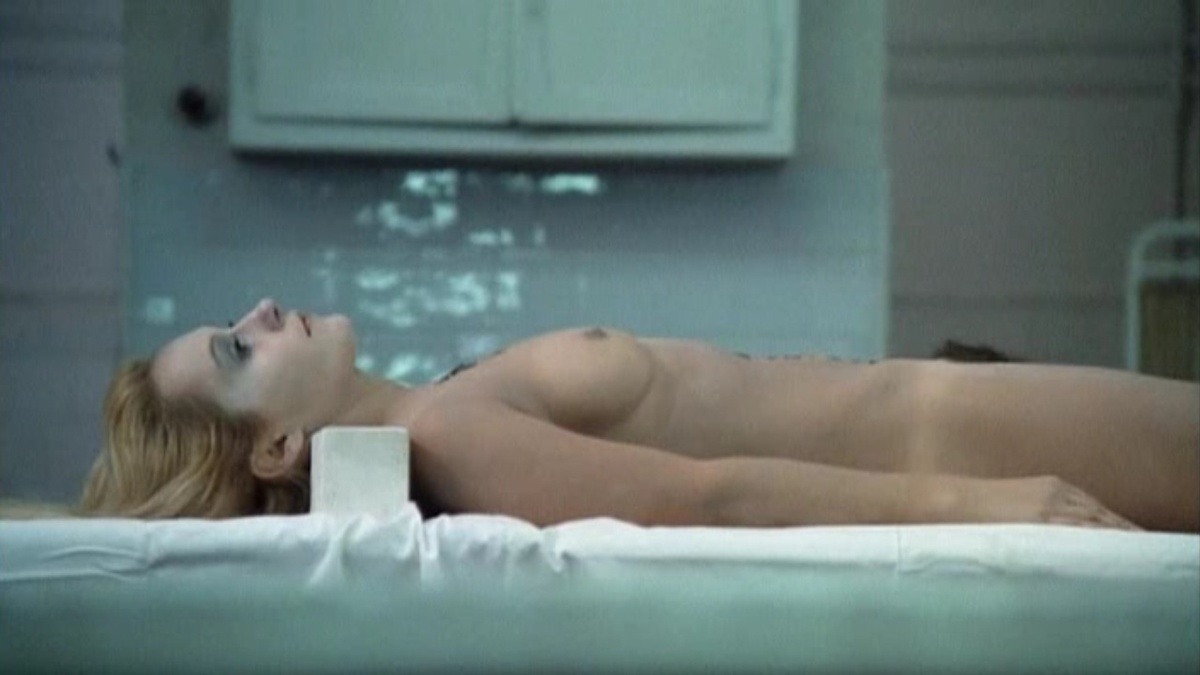 Синди Гирлинг nude pics.