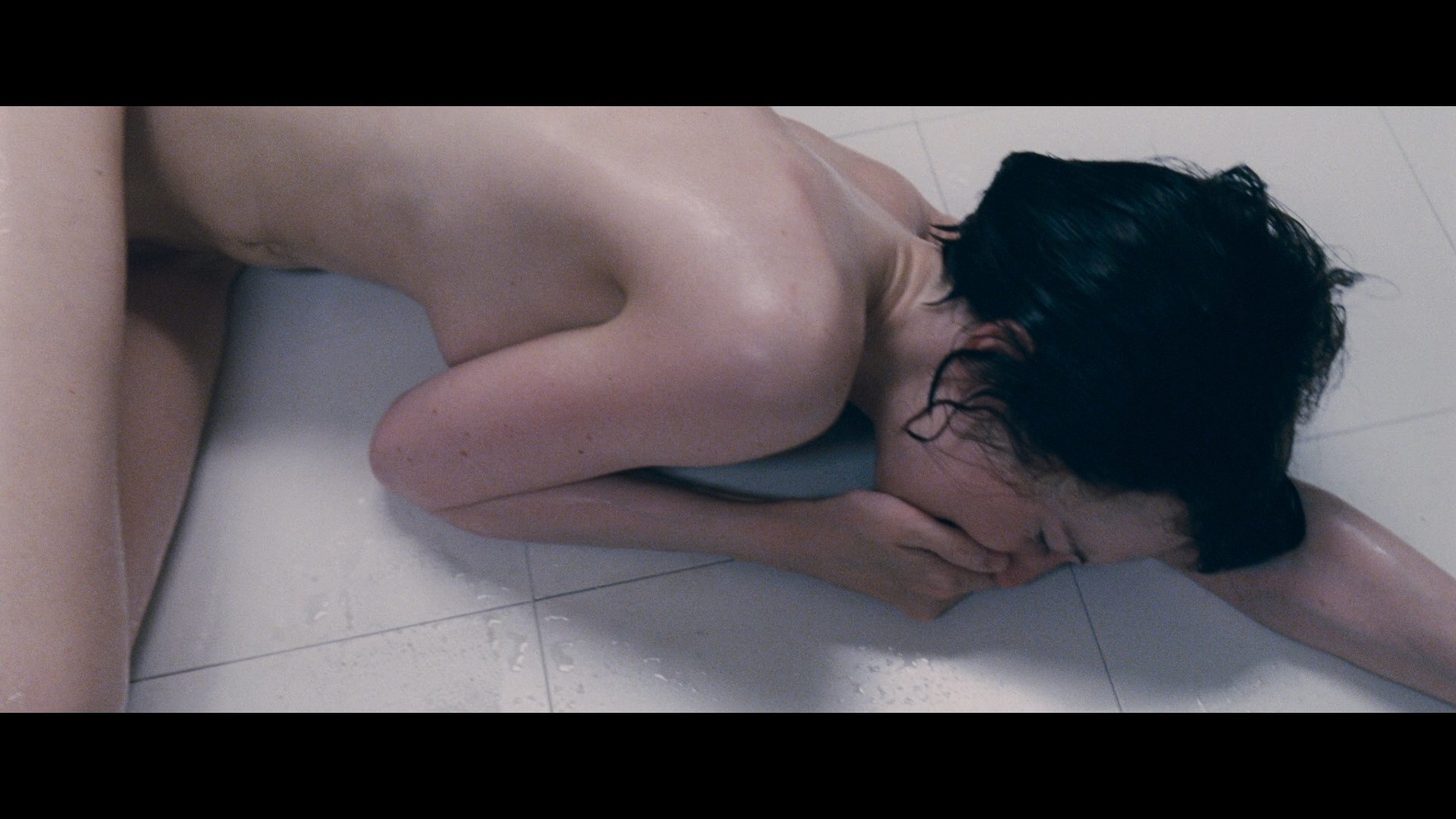 Андреа Райзборо nude pics.
