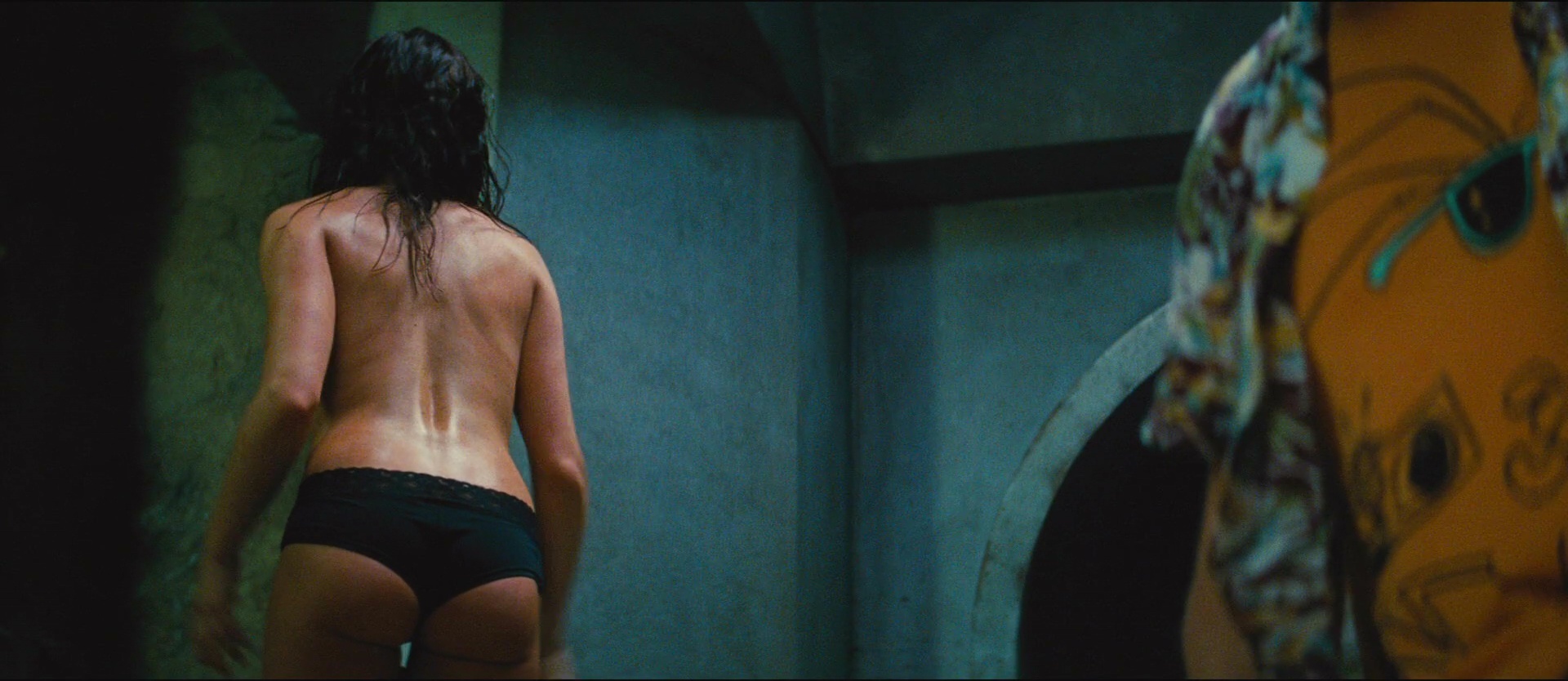 Mission: Impossible - Rogue Nation nude pics.