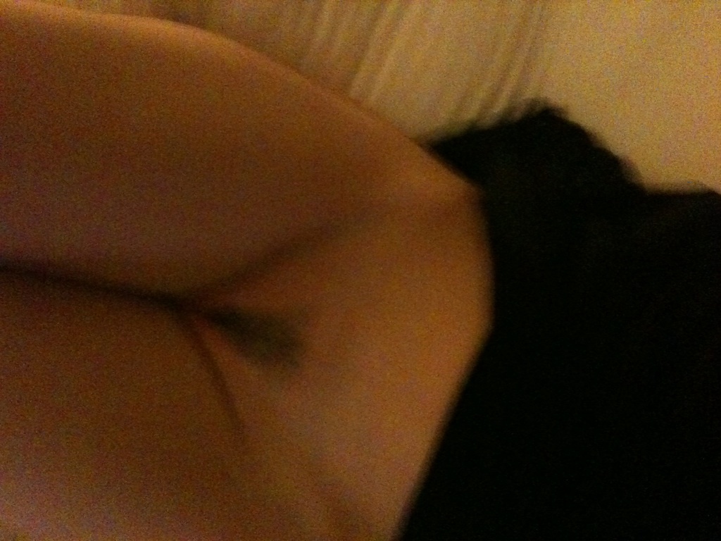Кристен Риттер nude pics.