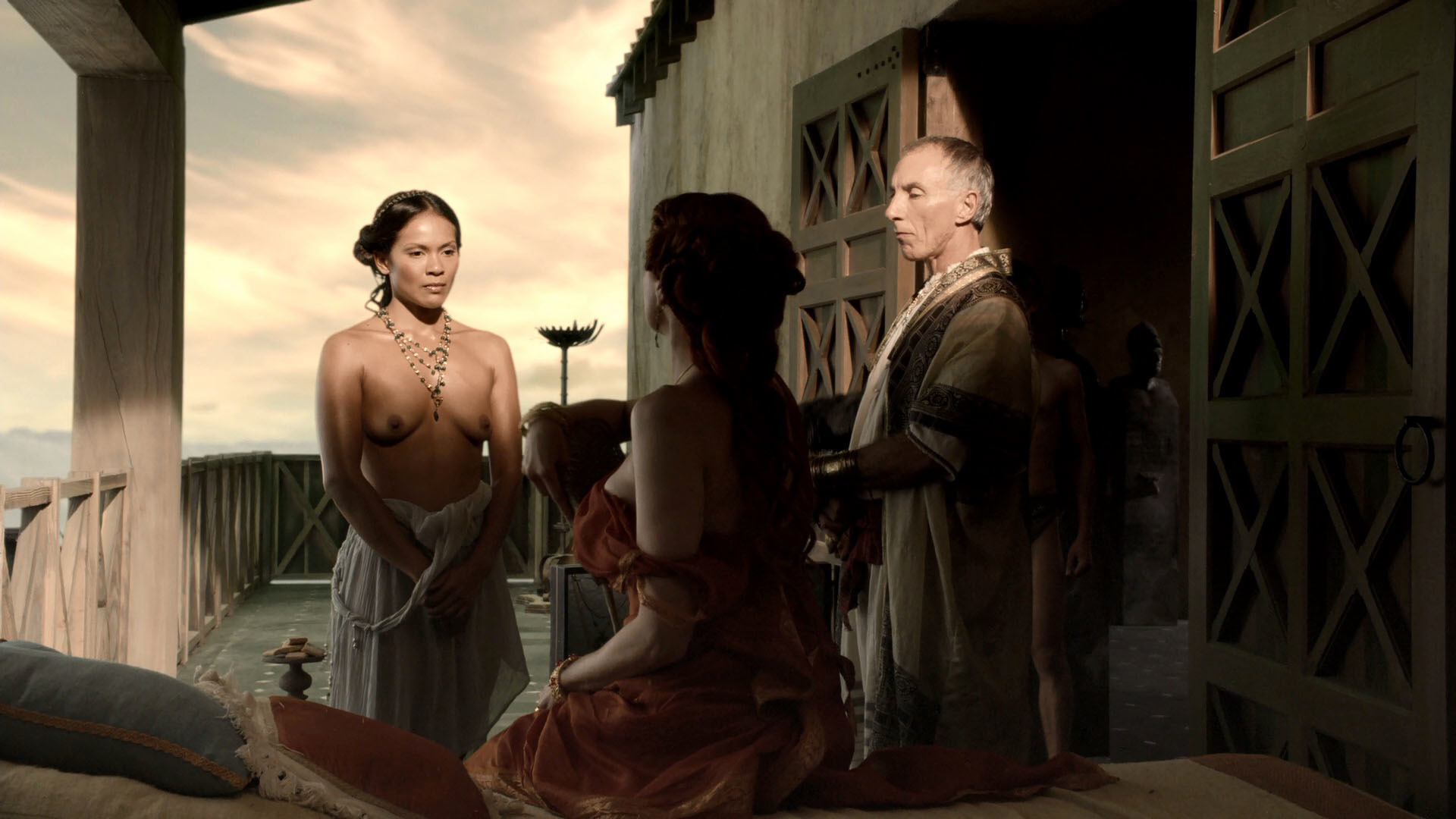 Spartacus: Blood and Sand nude pics.
