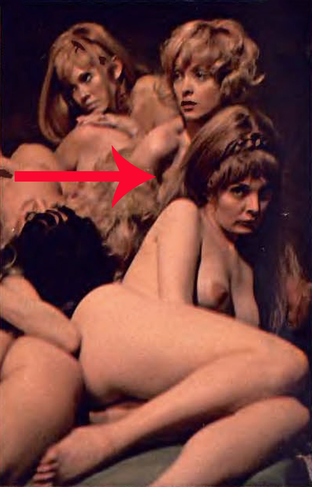 Сара Кеннеди nude pics.
