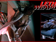 Голая Джеки Суонсон в Lethal Weapon (1987). 