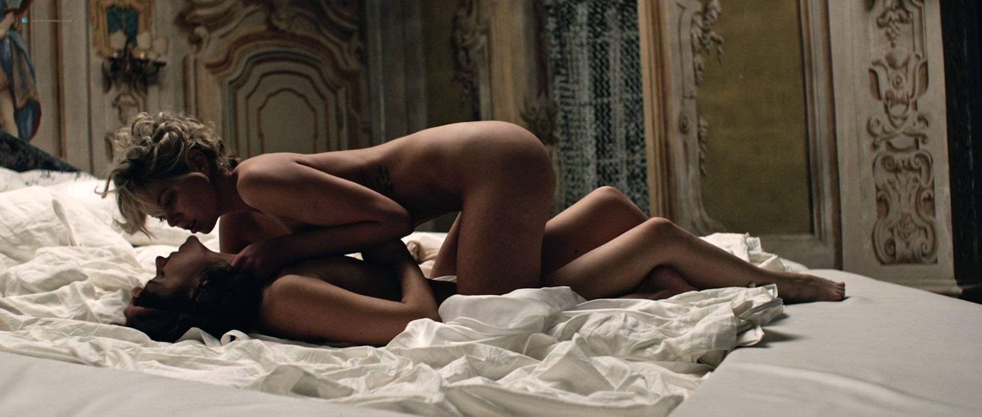 Марта Гастини nude pics.