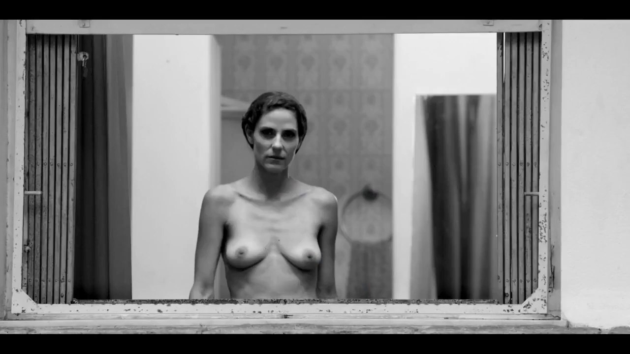 Рафаэла Манделли nude pics.