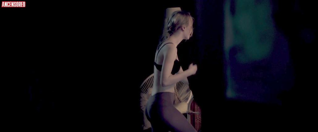 Stefanie Stappenbeck Nude in Barfuss (2005) Stefanie Stappenbeck - Video  Clip #01 at NitroVideo.com