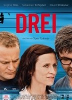 Drei (2010) Обнаженные сцены