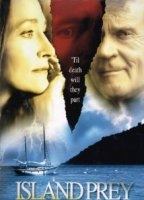 Island Prey (2001) Обнаженные сцены