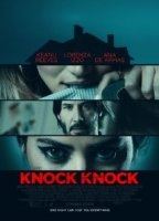 Knock Knock (I) (2015) Обнаженные сцены