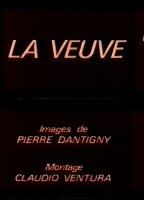 La veuve lubrique (1975) Обнаженные сцены