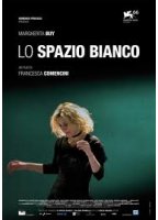 Lo spazio bianco (2009) Обнаженные сцены