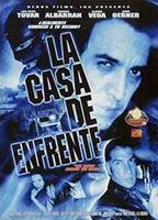 La casa de enfrente (2002) Обнаженные сцены