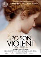 Love Like Poison (2010) Обнаженные сцены