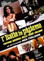 L'Italia in pigiama (1977) Обнаженные сцены