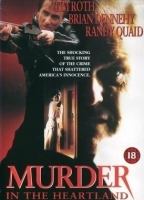 Murder in the Heartland (1993) Обнаженные сцены