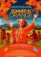 Sommer in Orange (2011) Обнаженные сцены