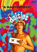 Daisies (1966) Обнаженные сцены
