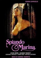 Spiando Marina (1992) Обнаженные сцены