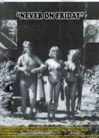 The Erotic Adventures of Robinson Crusoe (1975) Обнаженные сцены