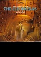The Cleopatras (1983) Обнаженные сцены