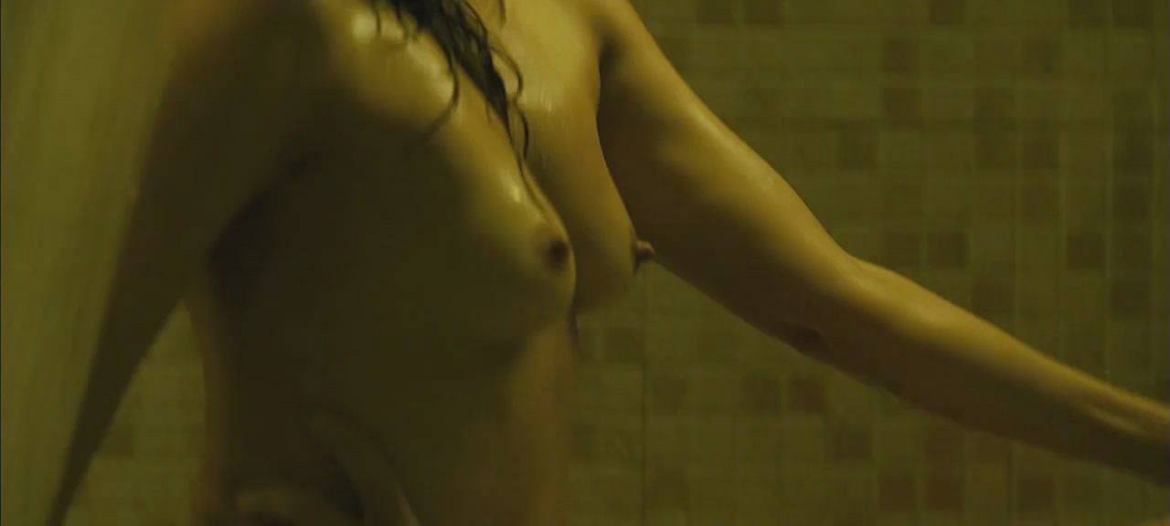 Айтана Санчес-Хихон nude pics.