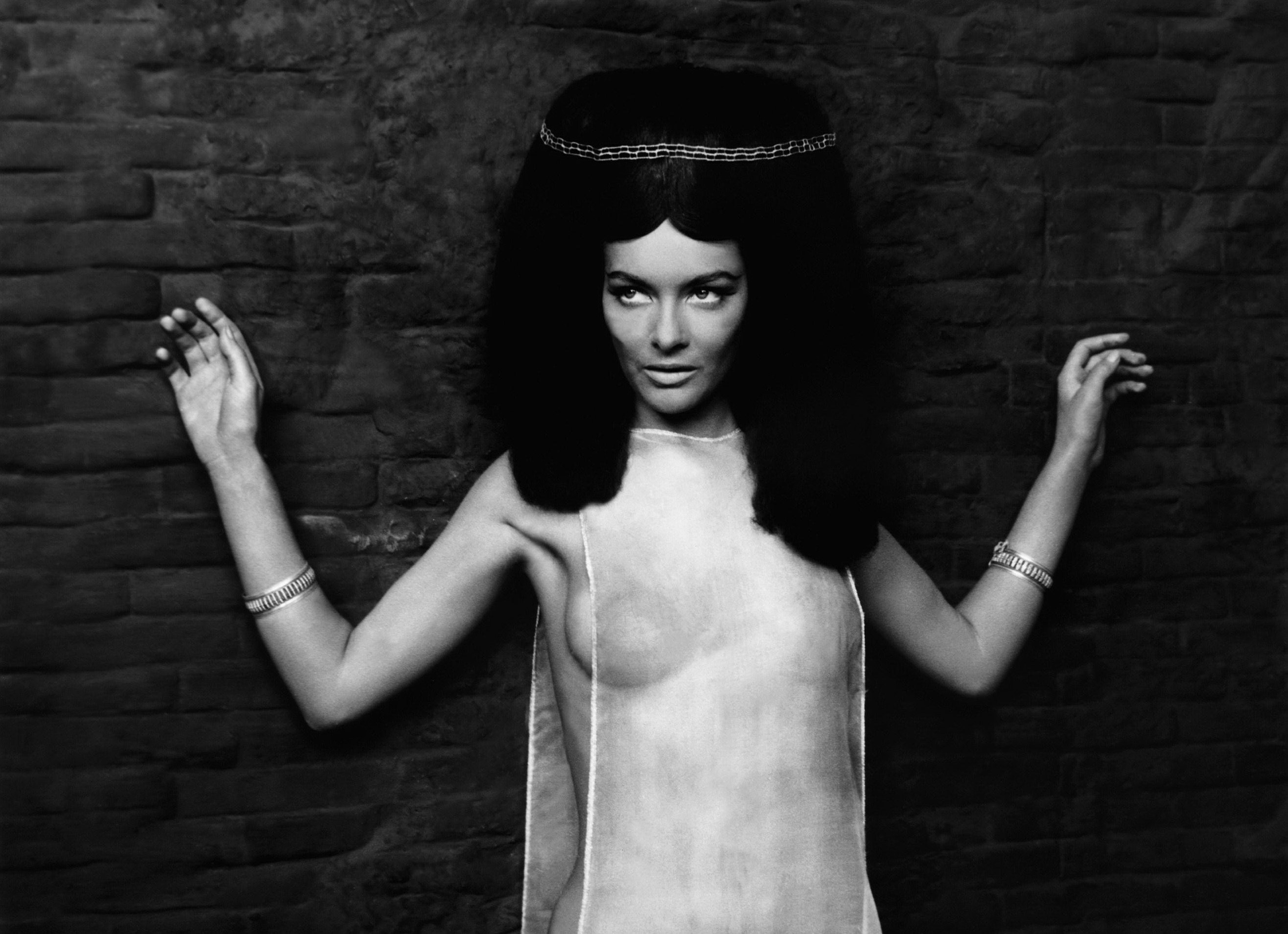 Барбара Брыльска показала голую грудь в фильме «Фараон», 1965