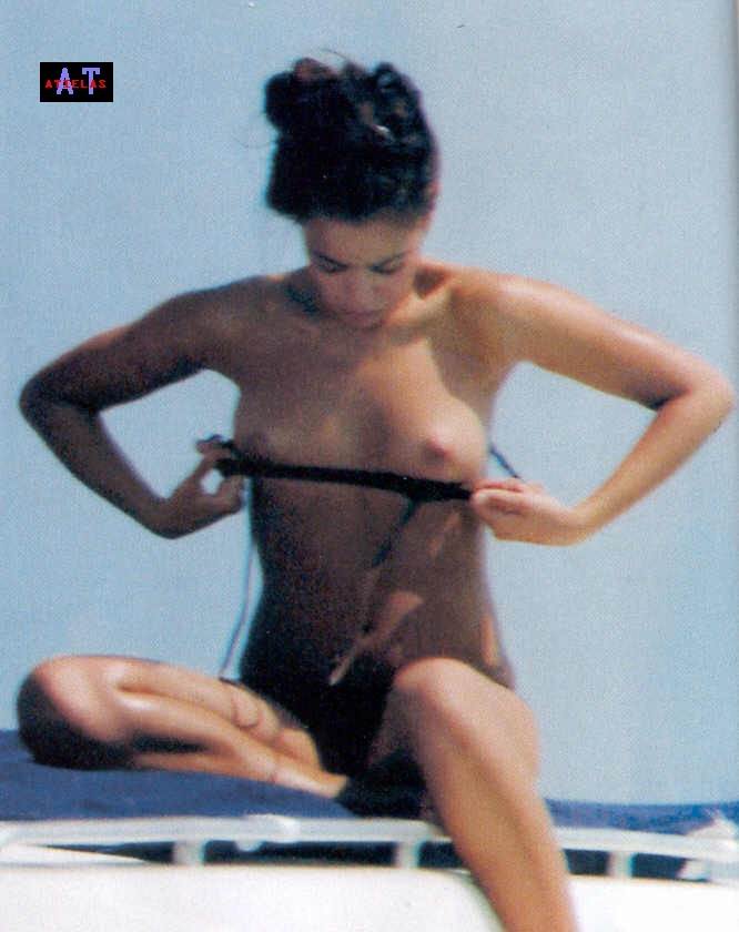 Беатрис Луенго nude pics.