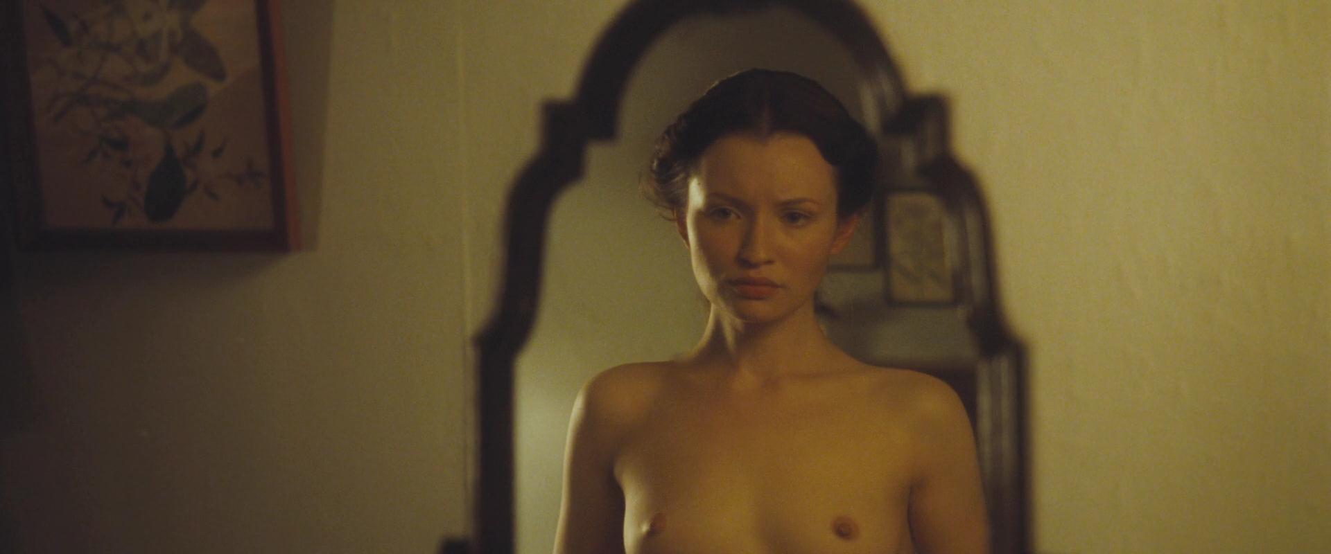 Эмили Браунинг nude pics.