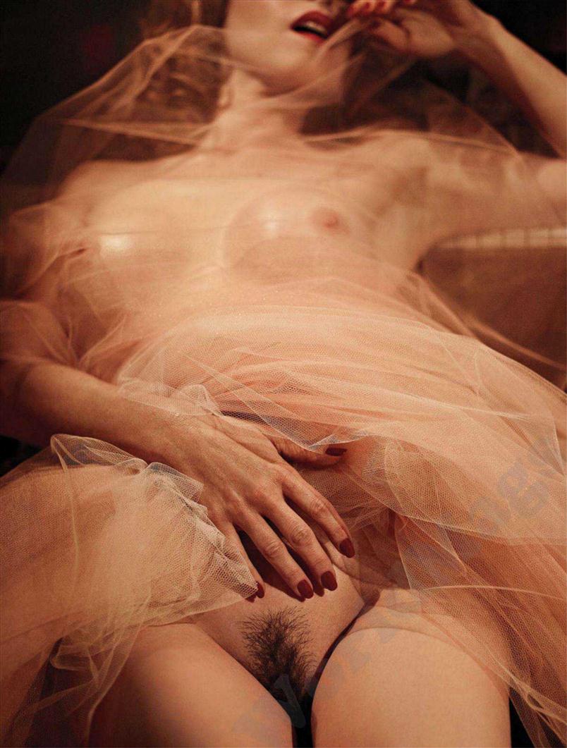 Леона Кавалли nude pics.