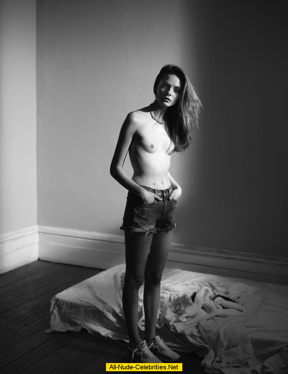 Naked Nimue Smit Added 07 19 2016 By Momusicman