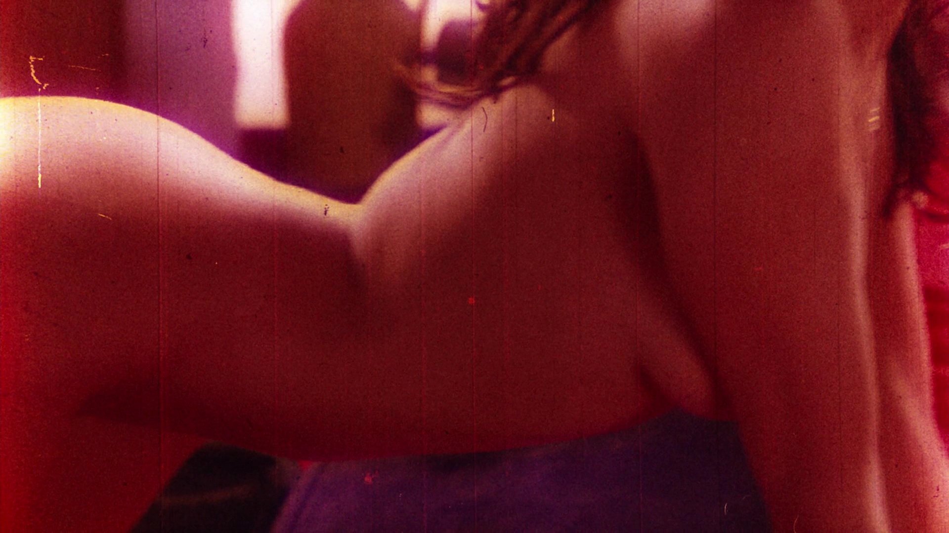 Голая Роуз Макгоуэн горячие фото и слитые засветы без фотошопа бесплатно