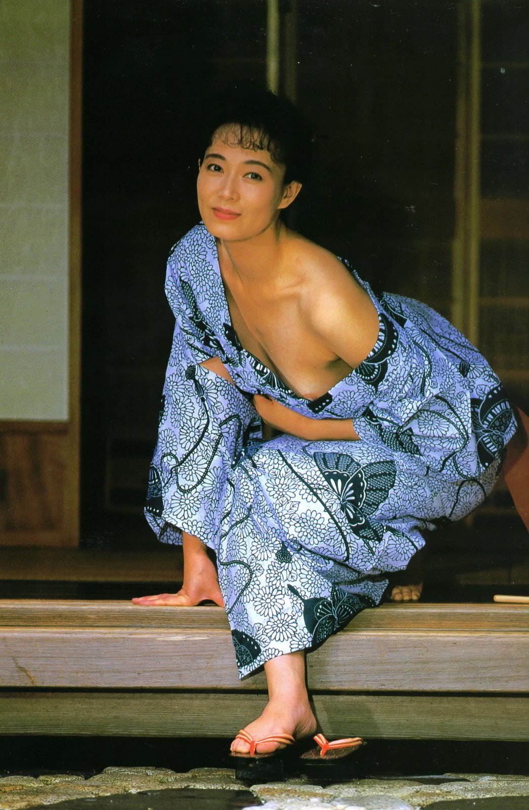 Голая Yoko Shimada в Kir Royal