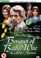 Bouquet of Barbed Wire (1976) Обнаженные сцены