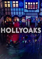 Hollyoaks обнаженные сцены в ТВ-шоу