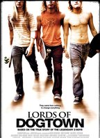 Lords of Dogtown (2005) Обнаженные сцены