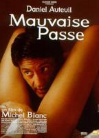 Mauvaise Passe (1999) Обнаженные сцены