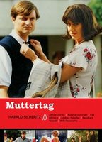 Muttertag – Die härtere Komödie обнаженные сцены в фильме