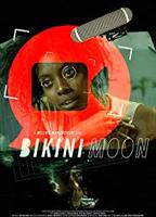 Bikini Moon (2017) Обнаженные сцены