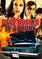 Dead Hooker in a Trunk (2009) Обнаженные сцены