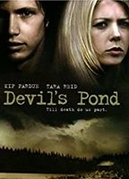 Devil's Pond (2003) Обнаженные сцены