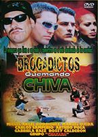 Drogadictos quemando chiva (2000) Обнаженные сцены