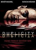 Duplicity (II) (2005) Обнаженные сцены