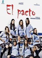 El pacto (2010) Обнаженные сцены