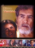 El último verano (2016) Обнаженные сцены