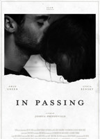 In Passing (2020) Обнаженные сцены