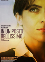 In un posto bellissimo (2015) Обнаженные сцены