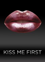 Kiss Me First 2018 фильм обнаженные сцены